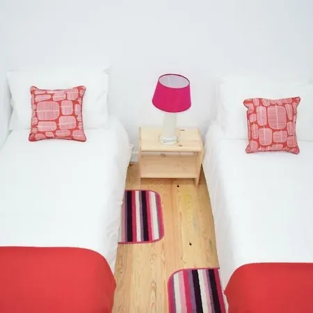 Cool Tailor Made 2 Bedroom Appartement *